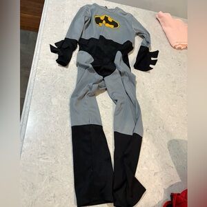 Boys Batman Superhero Costume - size medium by rubies